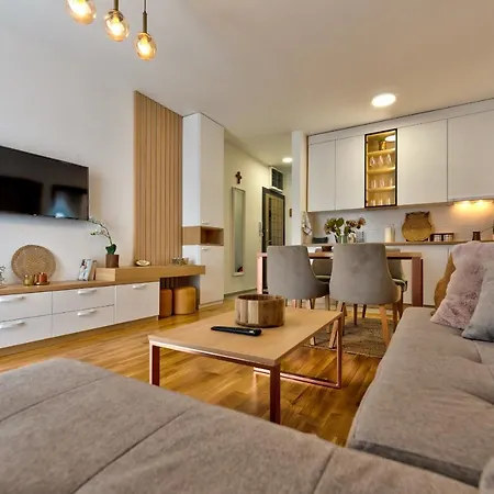 Luxury And Apartment *