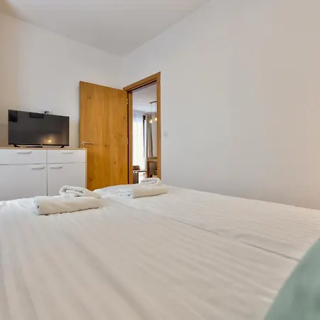 דירה Luxury And *